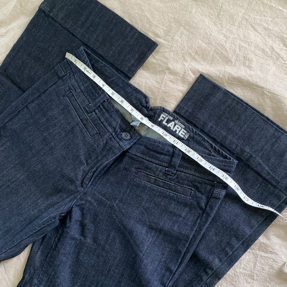 New York & Company Low Rise Skinny Flare Leg Jean Size 2 - Picture 6 of 9